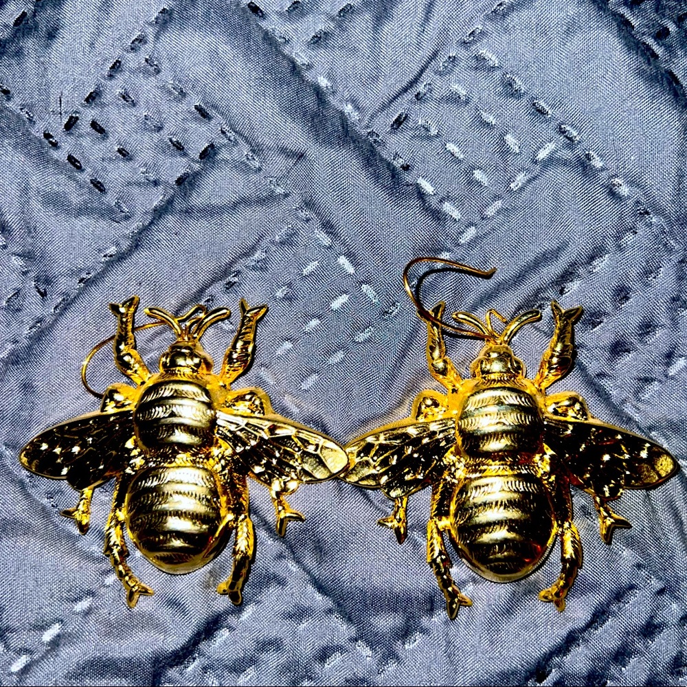 Big Effin Bee earrings!!